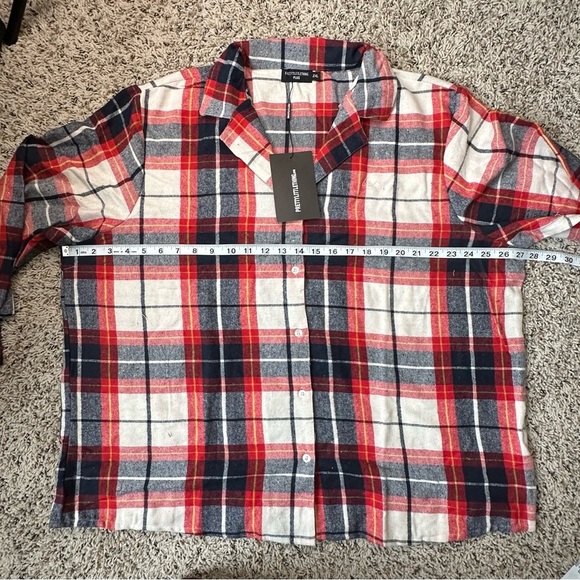 PrettyLittleThing Plus Red and Blue Plaid Button-Up Shirt, size 2XL - Picture 3 of 3